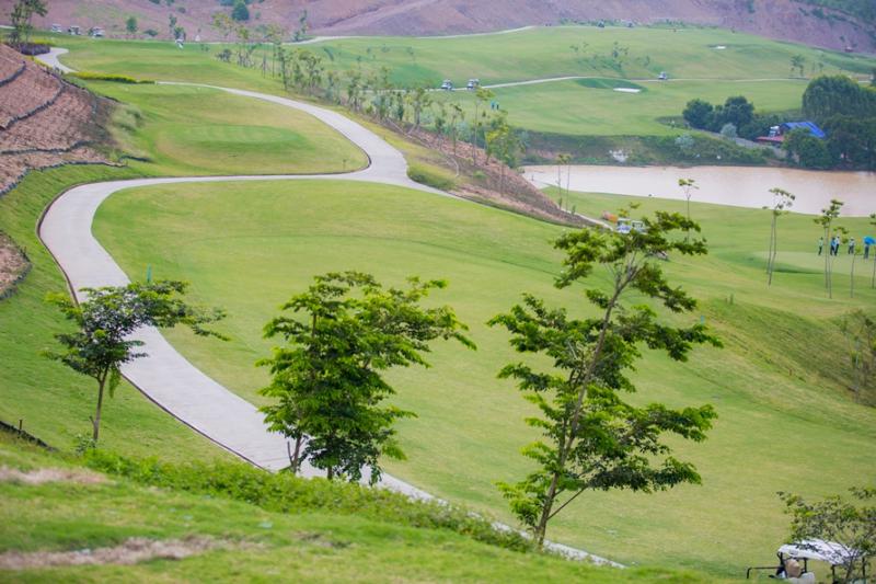 Sân golf và du lịch ở Bắc Giang được đón khách từ các địa phương 
