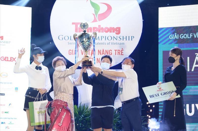 Nguyễn Anh Minh vô địch Tiền Phong Golf Championship 2021