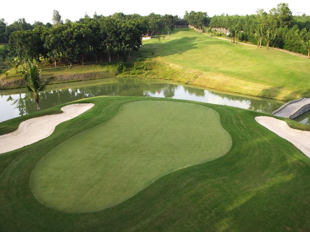 Sân golf Đồng Nai - Dong Nai golf Resort cho khách trong tuần